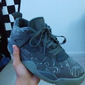 Jordan 4 kaws